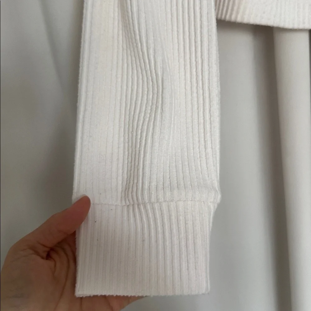 ALO Yoga Ribbed V-Neck Cropped Sweatshirt in Cream - Picture 4 of 7